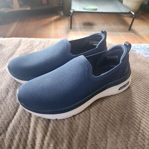 Skechers Dark Blue Stretchable Sneakers